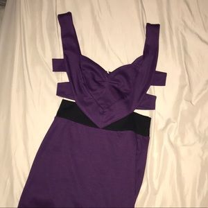 Full length sweetheart neckline, open back dress.